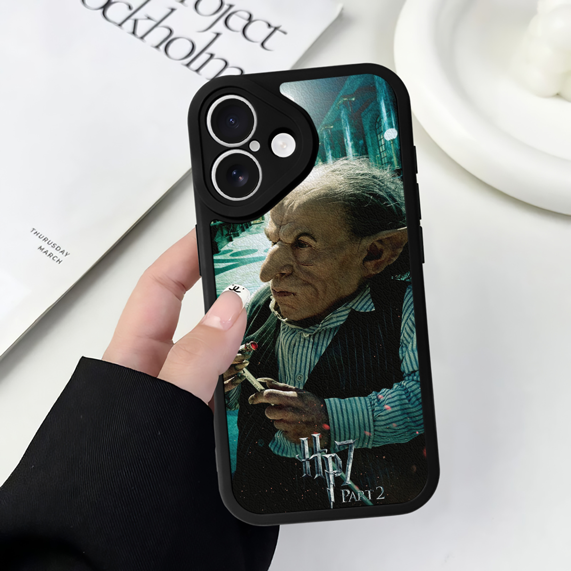 （画像用） Harry Potter ハリー・ポッターシリーズ 【iPhone 16シリーズ対応】シリコンスマホケース（レザー調） 材質：シリコン